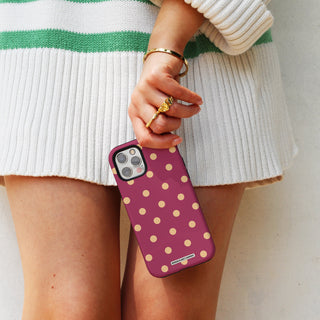 6.Lifestyle 01 Tough Case iPhone 16.jpg