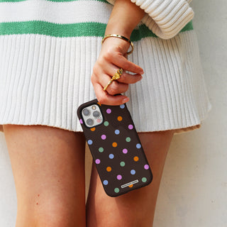 6.Lifestyle 01 Tough Case iPhone 16.jpg