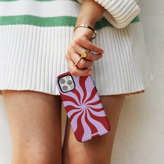 6.Lifestyle 01 Tough Case iPhone 16.jpg global-all