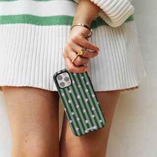6.Lifestyle 01 Tough Case iPhone 16.jpg global-all
