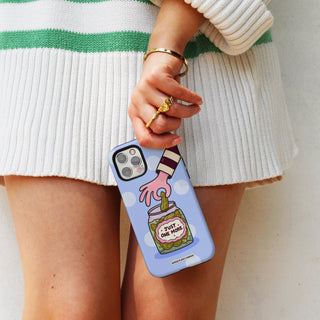 6.Lifestyle 01 Tough Case iPhone 16.jpg