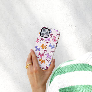 8.Lifestyle 03 Tough Case iPhone 16 copy.jpg global-all