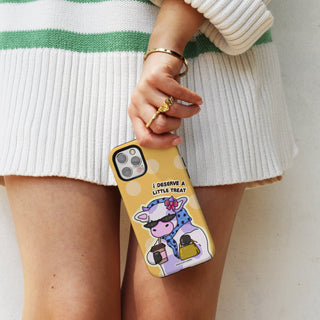 6.Lifestyle 01 Tough Case iPhone 16.jpg