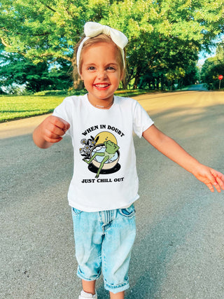 'When in doubt just chill out' Kid's Frog T-shirt