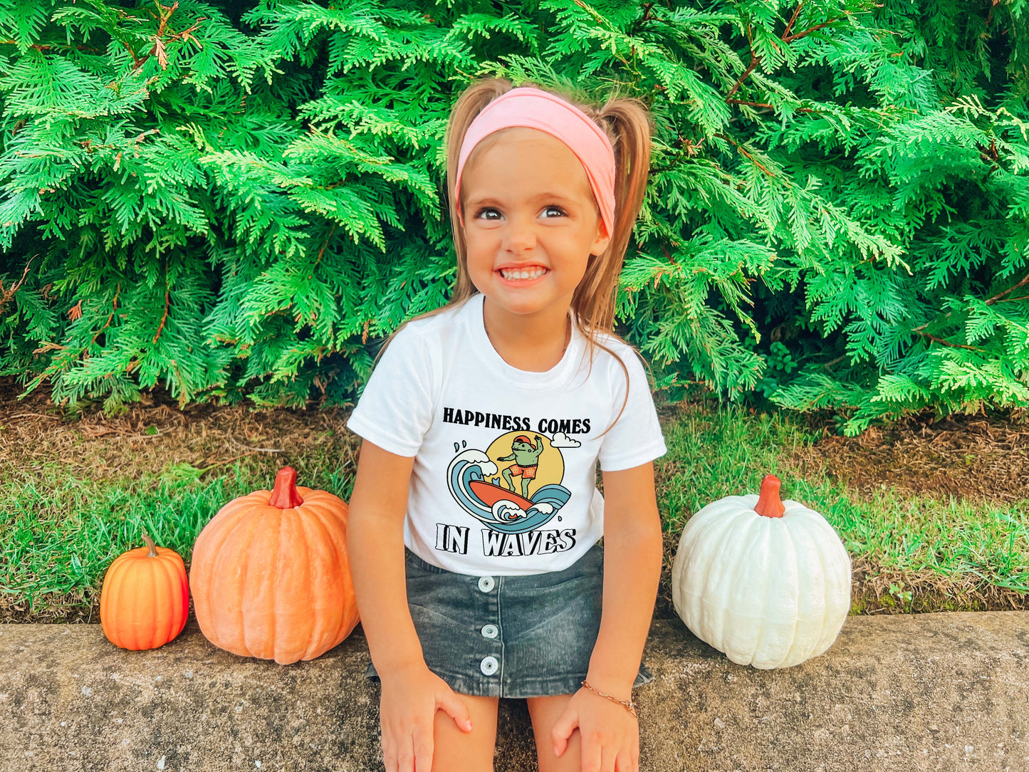 'Happiness comes in Waves' Kid's Frog T-shirt